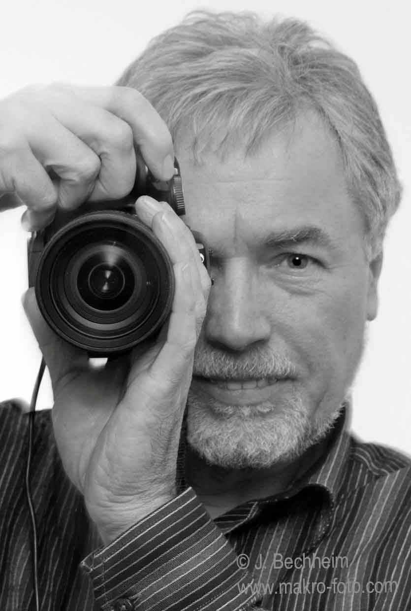 Foto des Webseitenbetreibers mit Kamera
